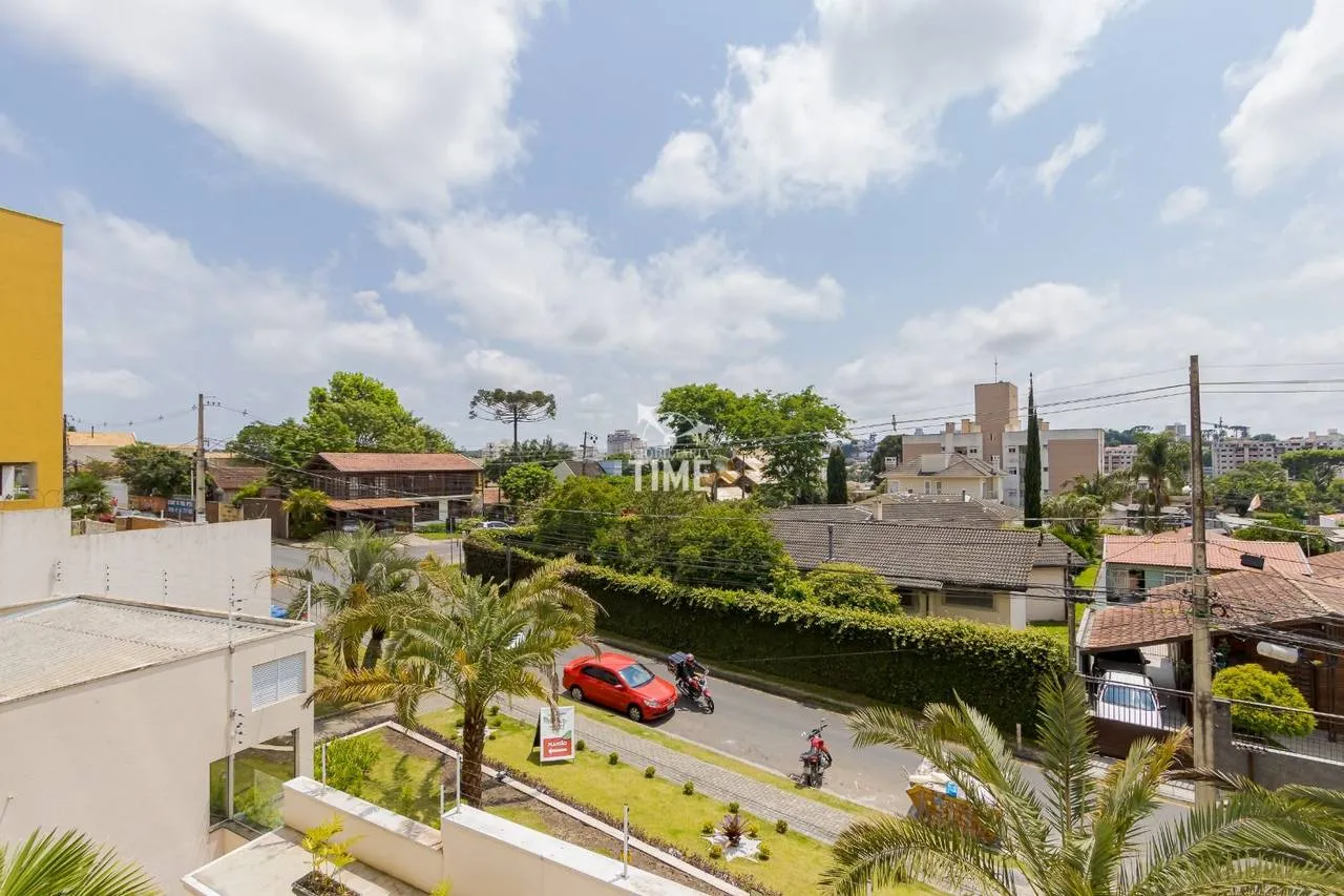 Balcony with a grill in a 3-bedroom apartment, 107 m² — photo 14