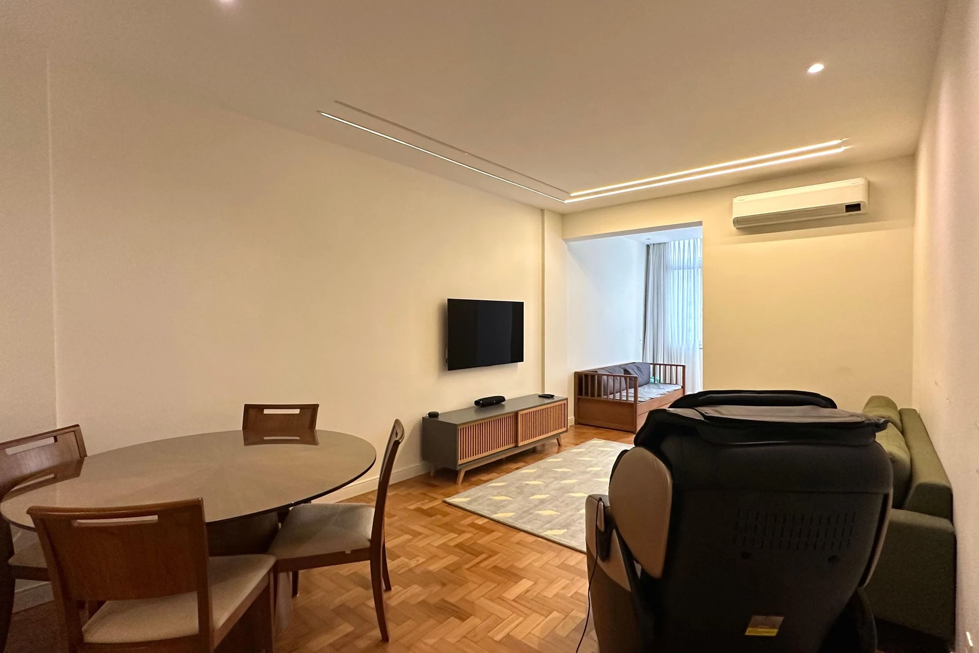 Washing machine in a 3-bedroom apartment, 110 m² — photo 13