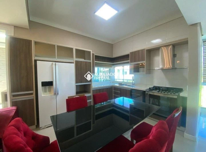 Furnished 3-bedroom house with 2 parking spaces — photo 2