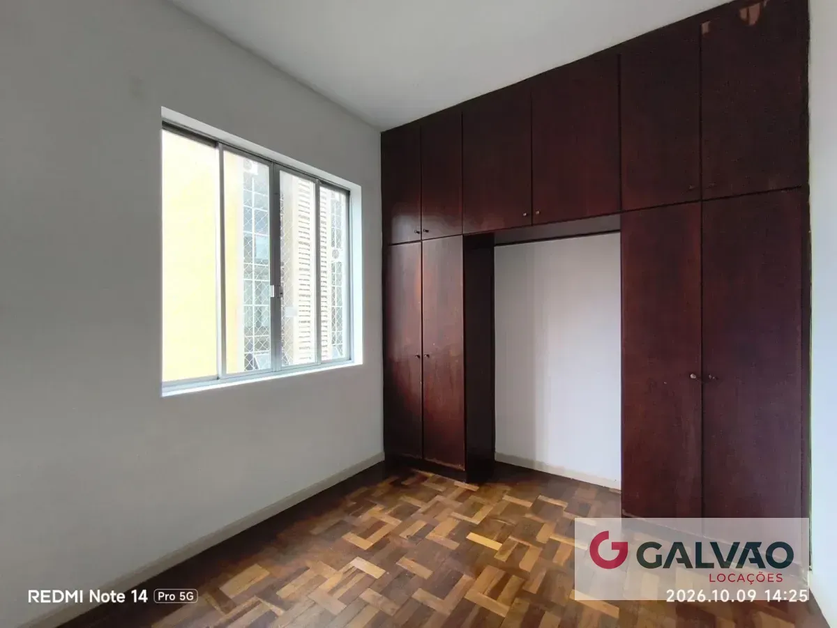 2-bedroom apartment with wood or laminate floors in Curitiba — photo 10