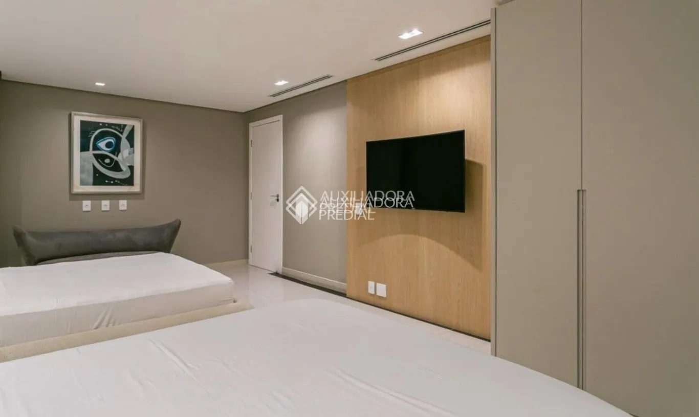 Furnished house with 6 en-suite bedrooms and 7 baths — photo 70
