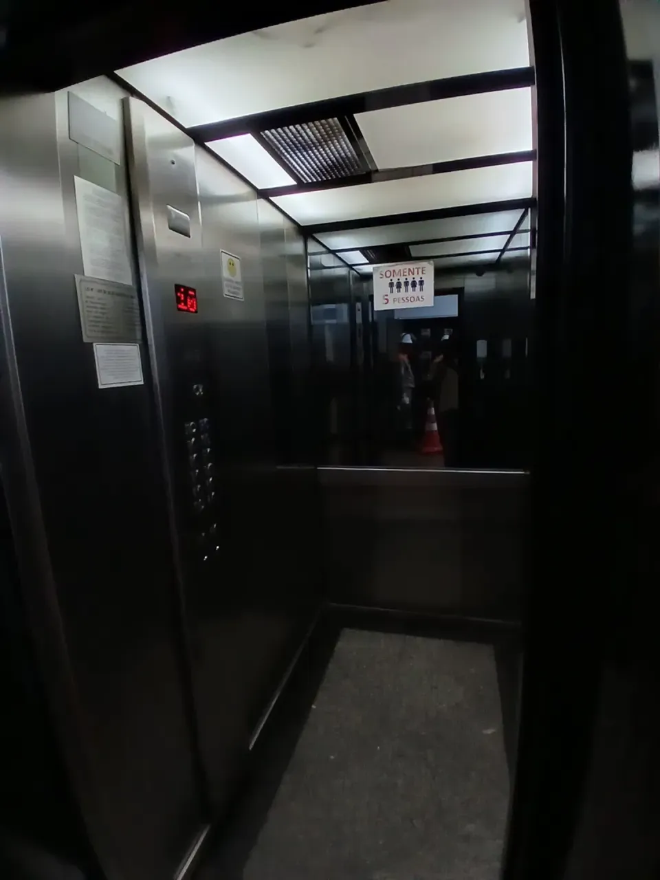 1-bedroom 40 m² apartment with a separate, closed kitchen — photo 15
