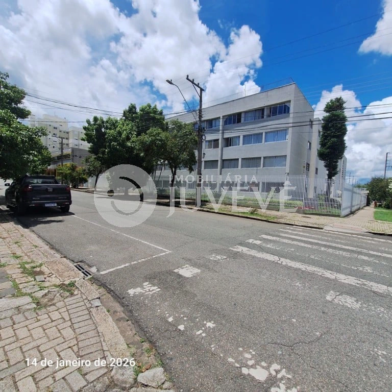 Квартира з 2 спальнями та дерев'яною підлогою або ламінатом — photo 9
