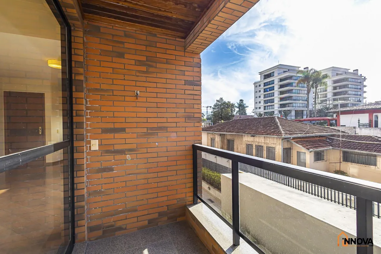 Незмебльована квартира з 3 кімнатами та 187 м² — photo 9