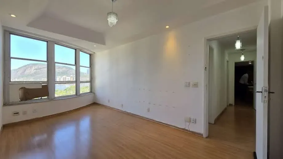 190 m² apartment with 4 bedrooms and 4 bathrooms — photo 28