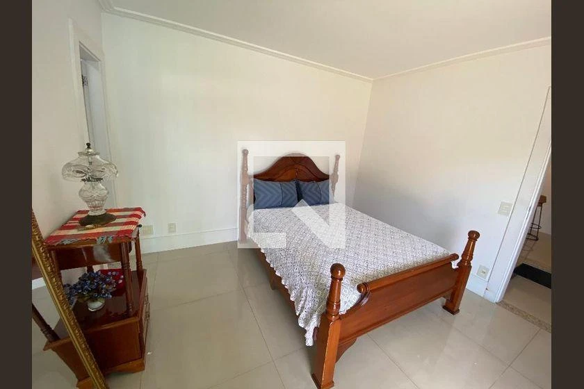 Unfurnished 4-bedroom house with 1000 m² and parking — photo 35