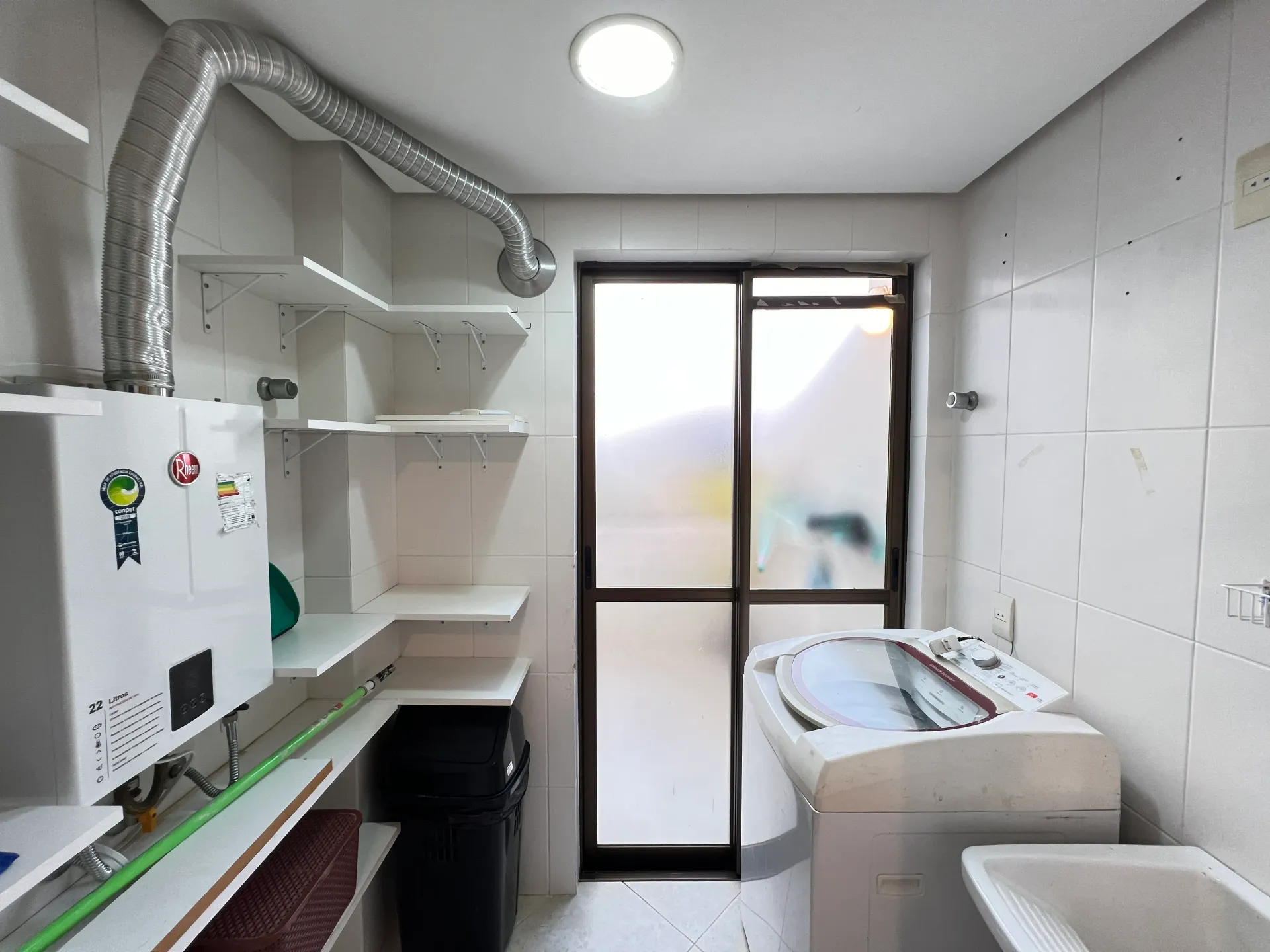2-bedroom apartment with a grill on the balcony — photo 4