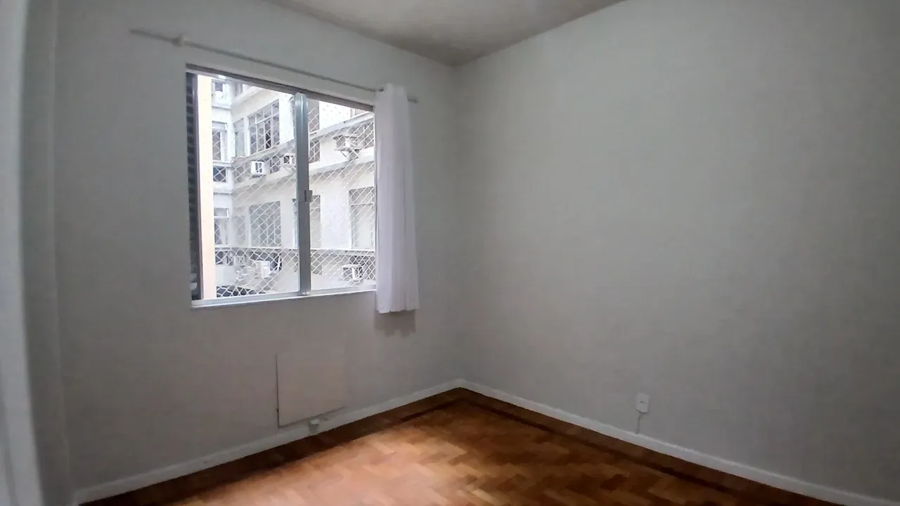 Apartment on the 1st floor with wood or laminate floors — photo 16