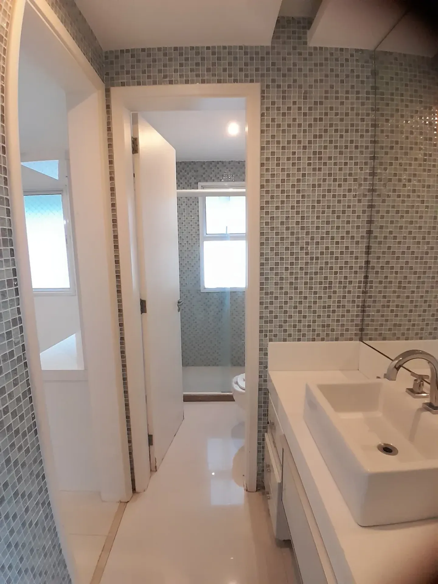 House with 4 en-suite bedrooms and 3 parking spots — photo 53