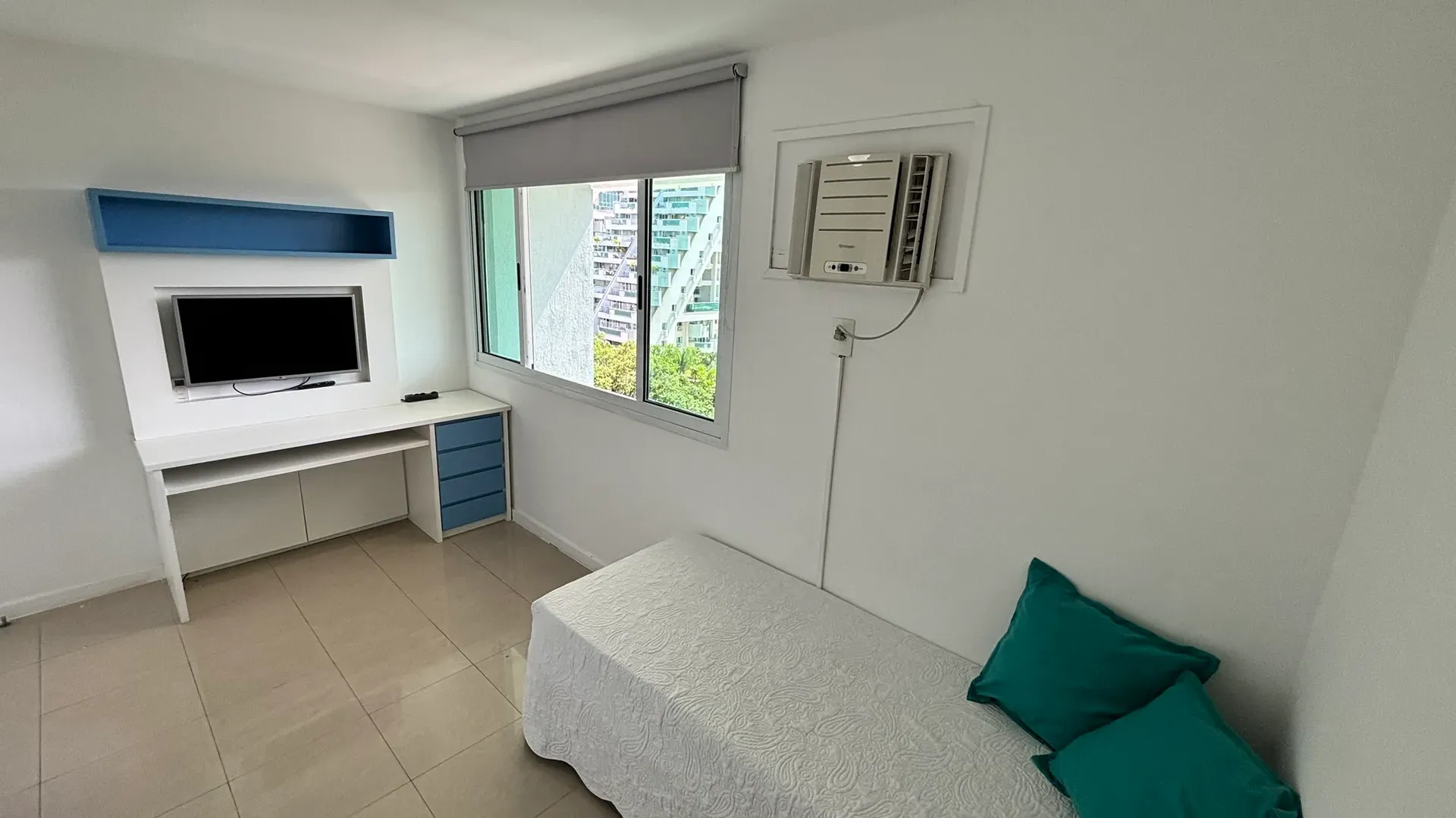 3-bedroom apartment in a building with a sauna — photo 15