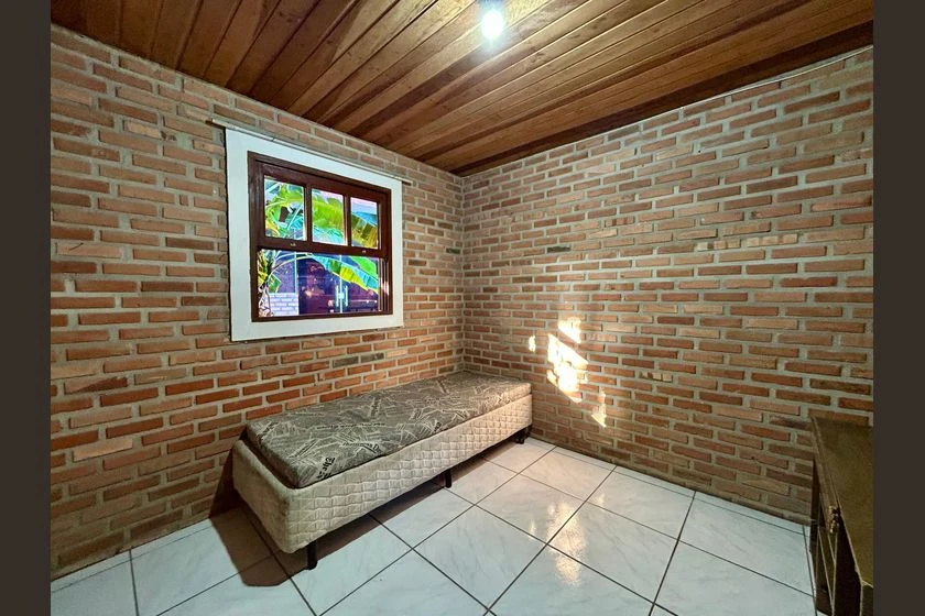 Apartamento amueblado de 2 habitaciones con jardín privado — photo 8