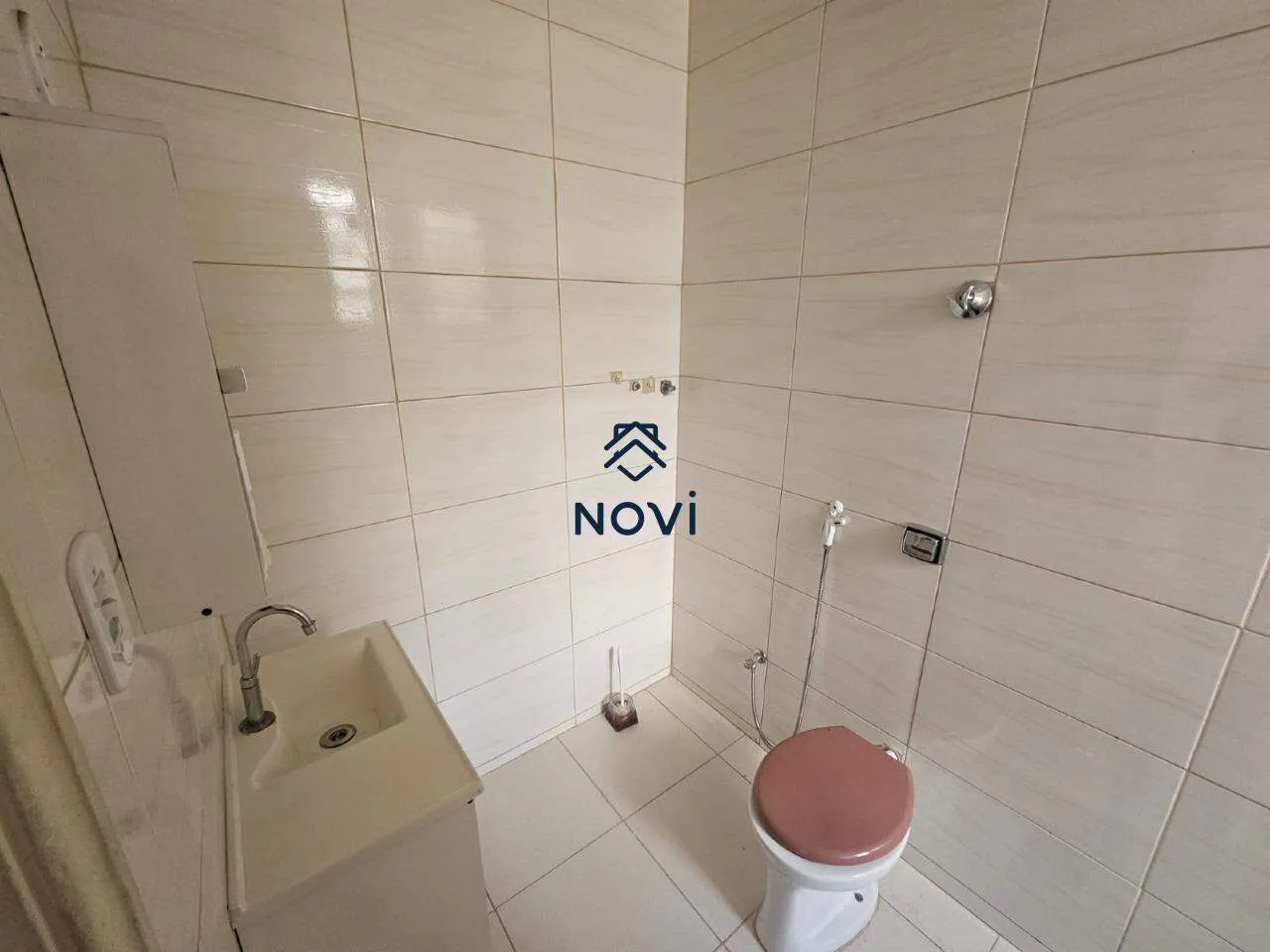 1-bedroom apartment with balcony and 48 m² — photo 24
