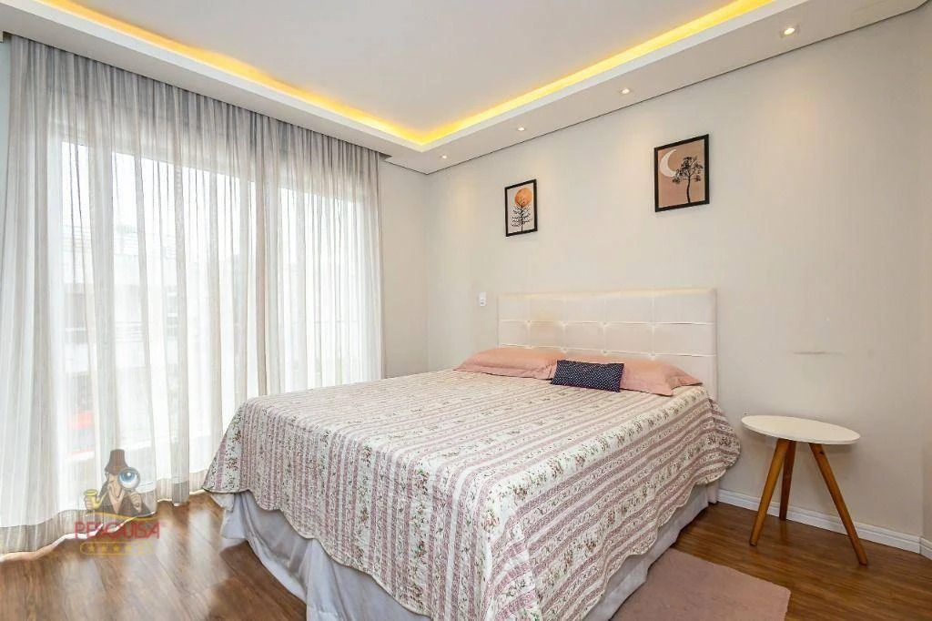 Furnished townhouse with 3 bedrooms and 200 m²