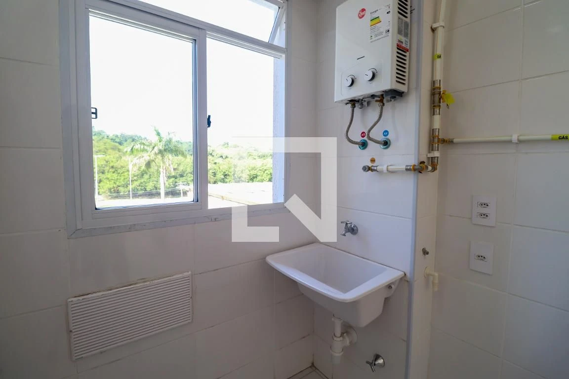 Apartamento sem mobília com 2 quartos e garagem — photo 12