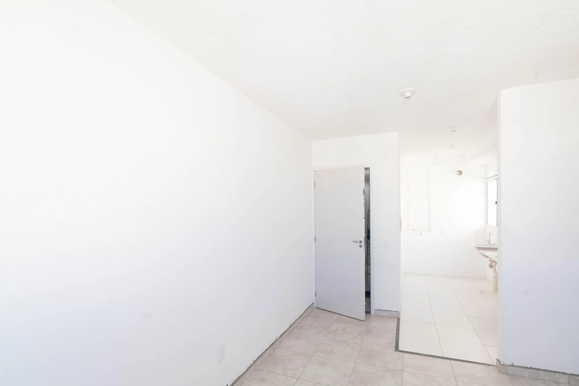 Apartamento de 2 dormitorios y baño con ducha de vidrio — photo 31