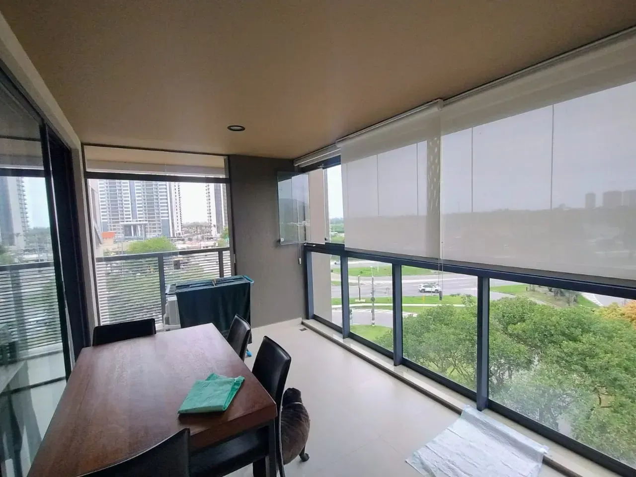 Furnished apartment with glassed-in balcony and 2 bedrooms — photo 6