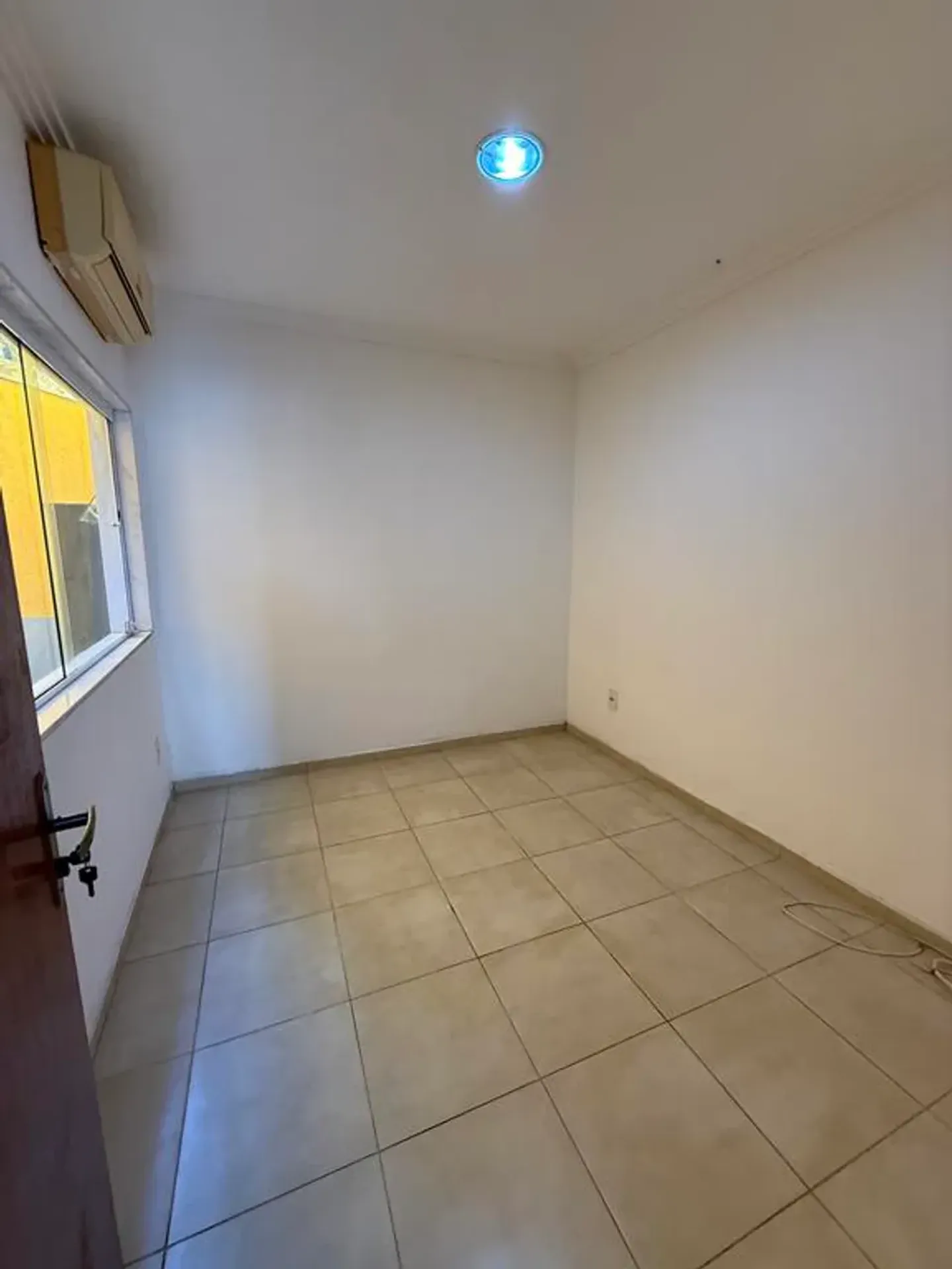 Duplex house with 4 bedrooms and 5 bathrooms — photo 12