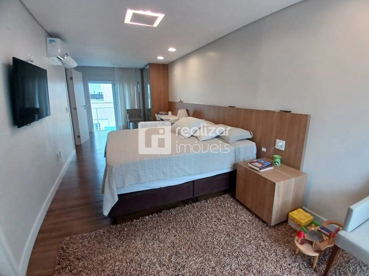 Furnished apartment, 228 m², with floor-to-ceiling windows — photo 3