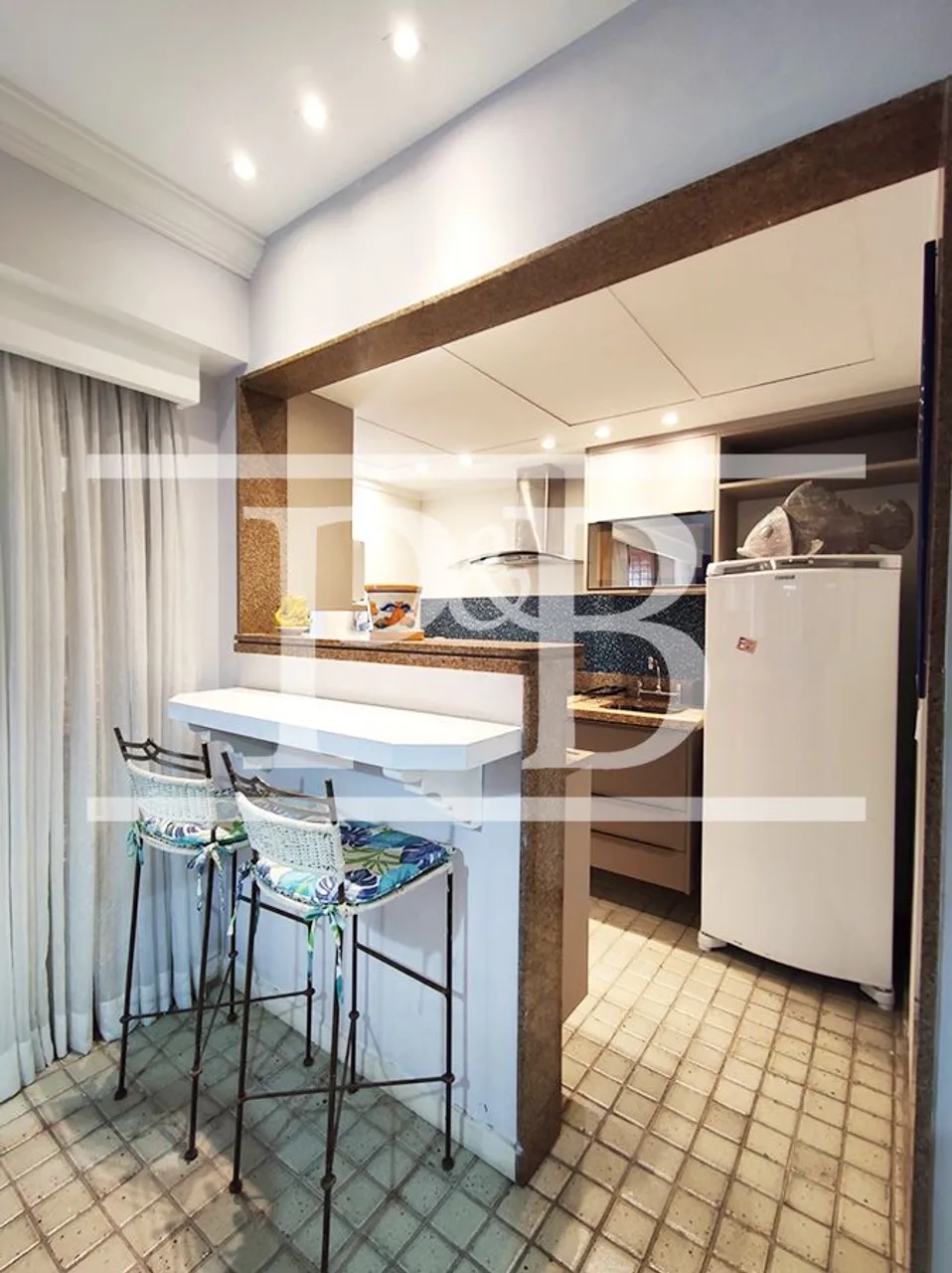 Furnished apartment with 2 bedrooms and an open-plan kitchen — photo 7