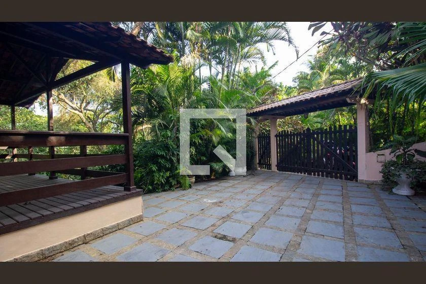 Casa com 4 quartos e churrasqueira na varanda — photo 49