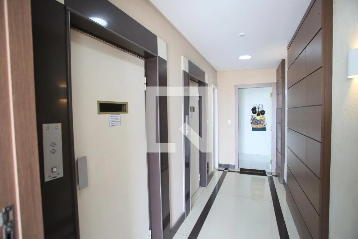 Furnished apartment with 3 bedrooms and a closed kitchen — photo 63