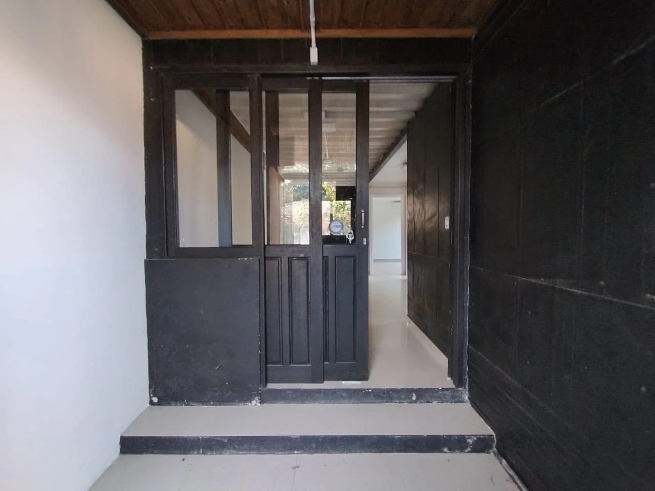 Unfurnished house with 2 bedrooms and a private garden — photo 4