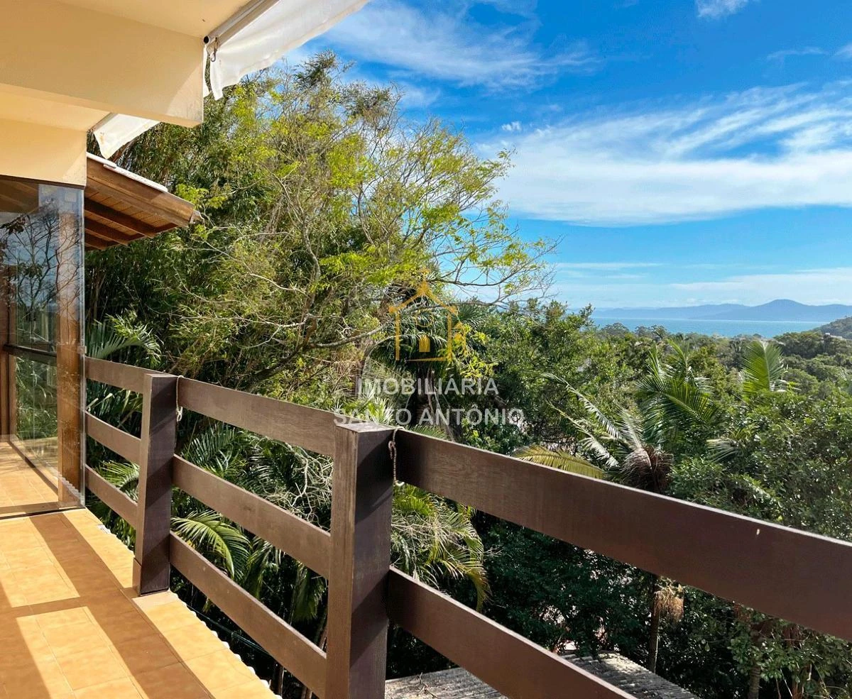 3-bedroom house with a water view in Florianópolis — photo 5