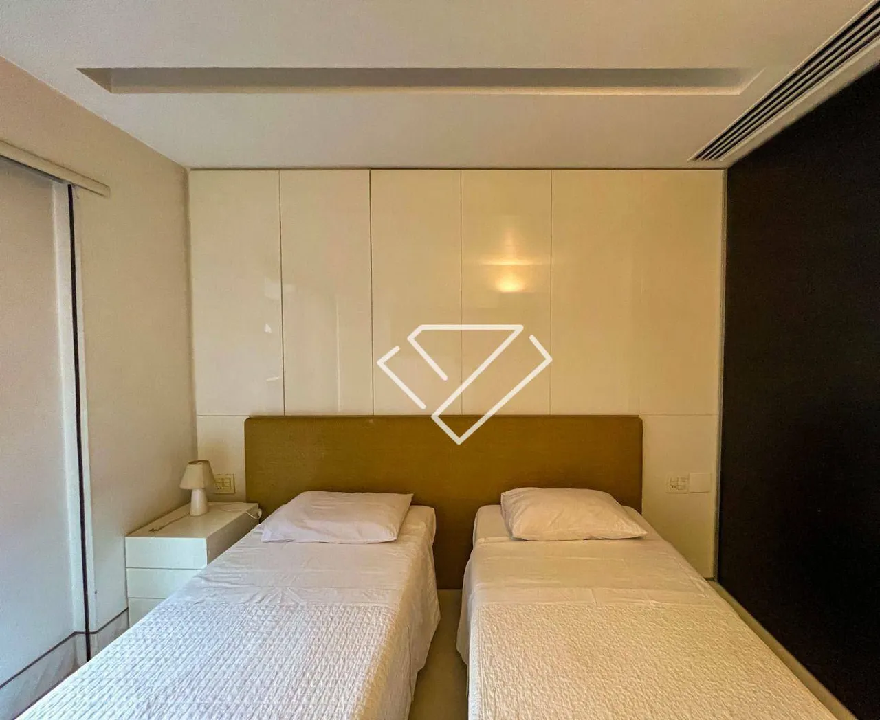 Furnished 2-bedroom apartment with closed kitchen 82 m² — photo 2