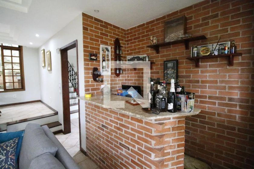 Casa de 700 m² con bañera y vestidor — photo 2