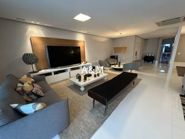 Rental apartment with 4 bedrooms and 5 bathrooms — photo 14