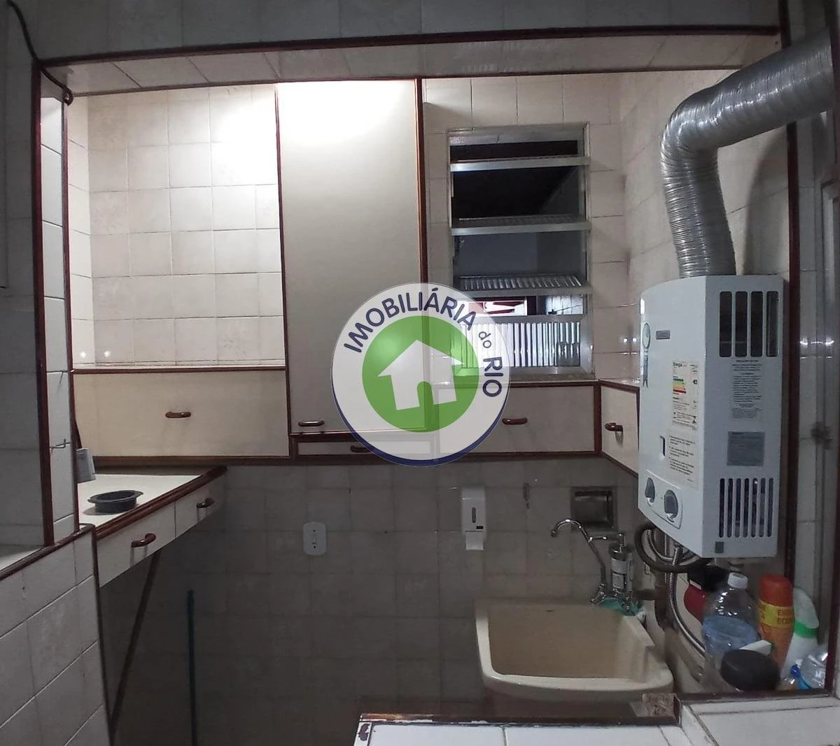 3-bedroom, 2-bath apartment with no parking space — photo 35