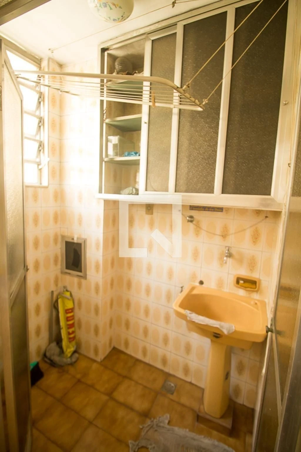 2-bedroom apartment in a building with a pool — photo 5