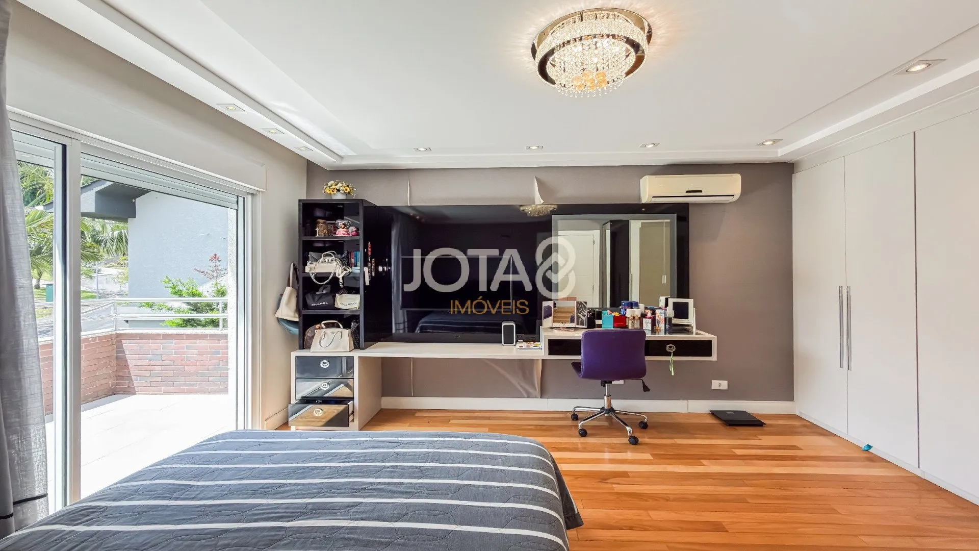 House with 3 en-suite bedrooms and private BBQ — photo 20
