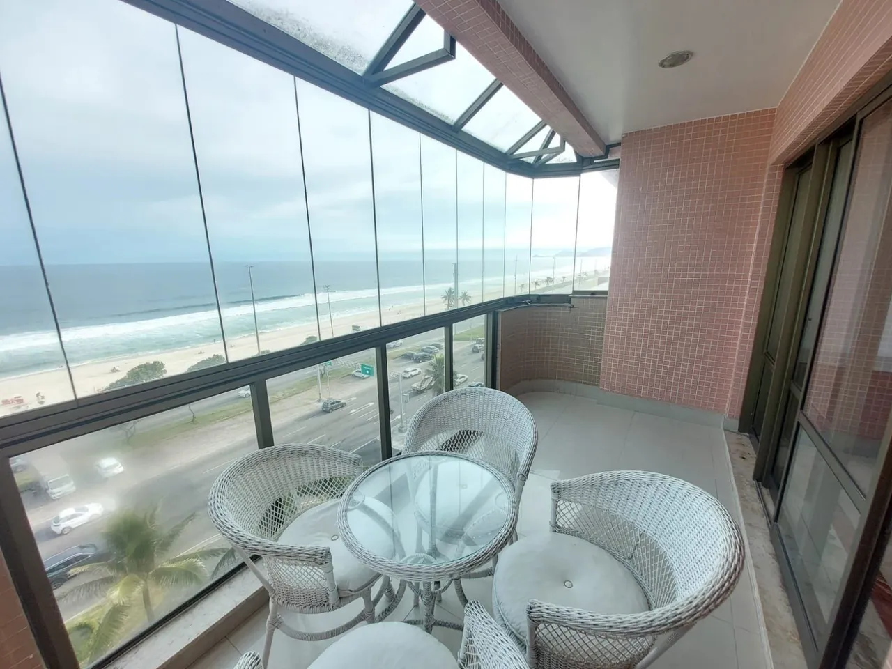 Furnished apartment with 2 bedrooms and glass balcony — photo 5