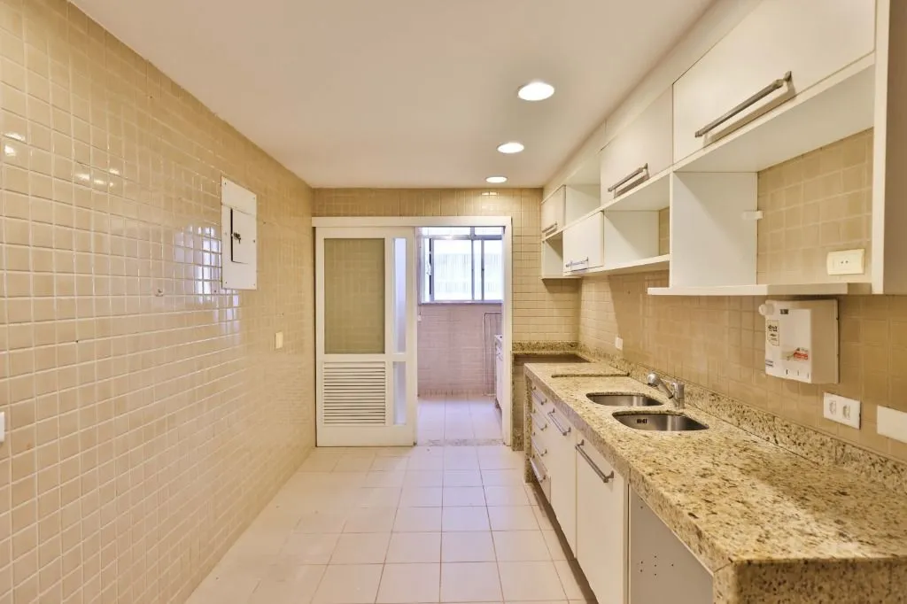 3-bedroom apartment with 2 baths and 125 m² floor area — photo 24