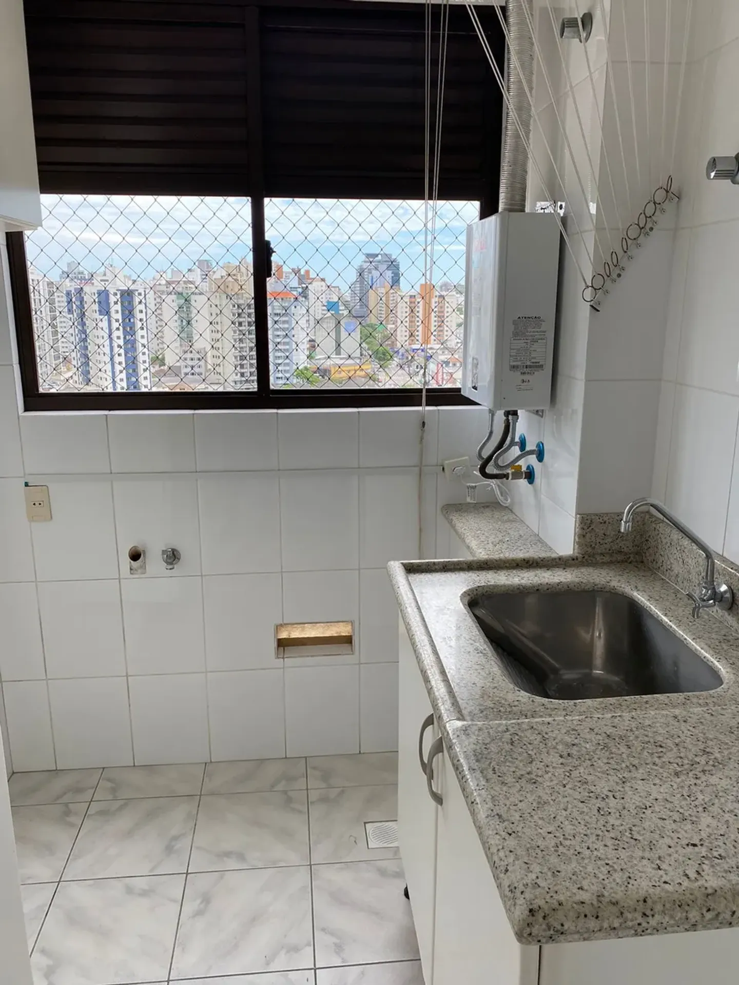 Mountain view in a 3-bedroom apartment, 126 m² — photo 9