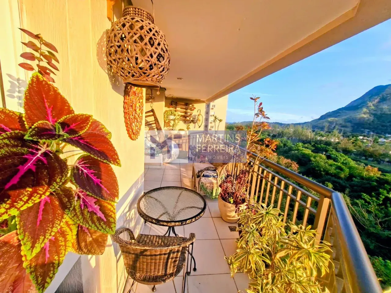 2-bedroom apartment with mountain views and 2 baths — photo 7