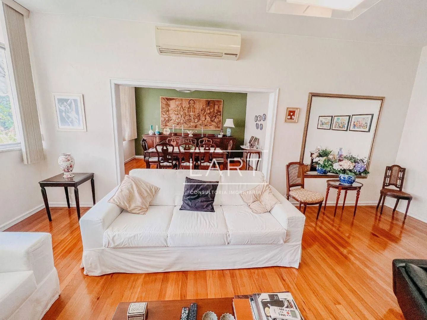 Home office in a 3-bedroom apartment, 160 m² — photo 9