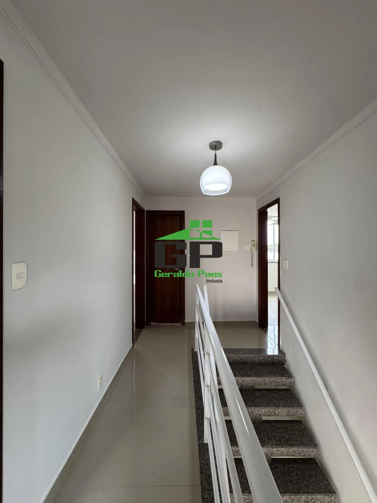 Casa com 5 quartos e 5 banheiros, cozinha fechada — photo 16