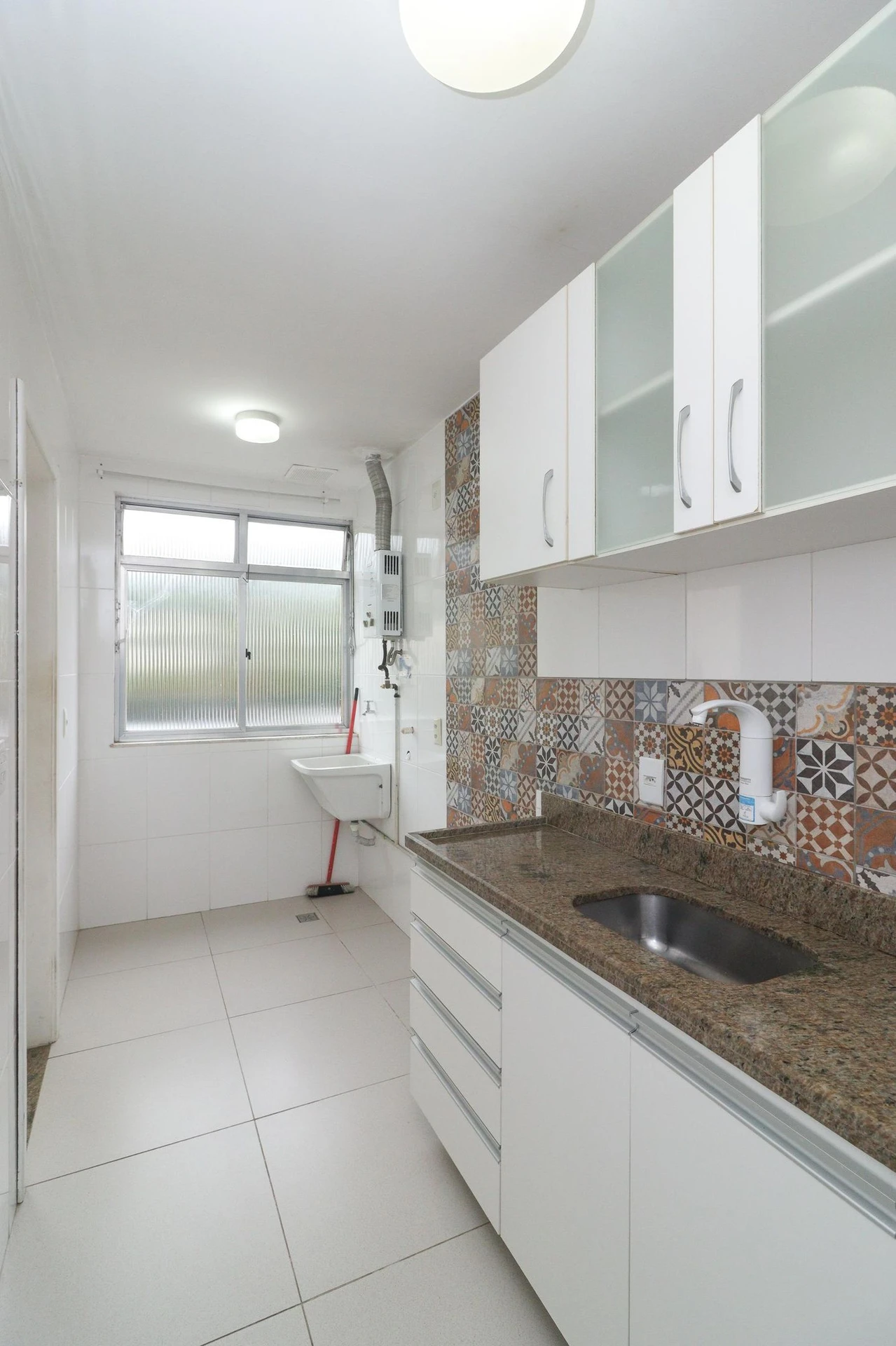 3-bedroom apartment with a mountain view — photo 4
