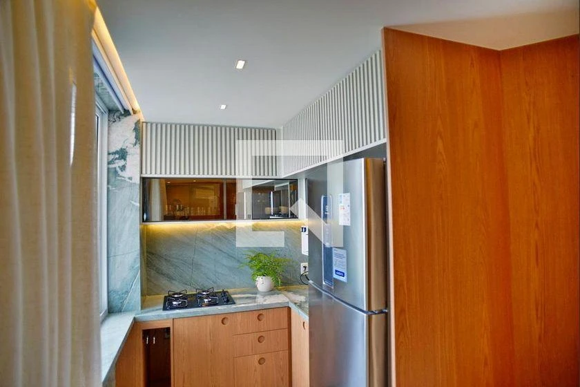 One-bedroom apartment in a building with a gym — photo 2