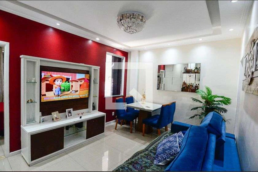 Furnished 55 m² apartment with 2 bedrooms and glass balcony