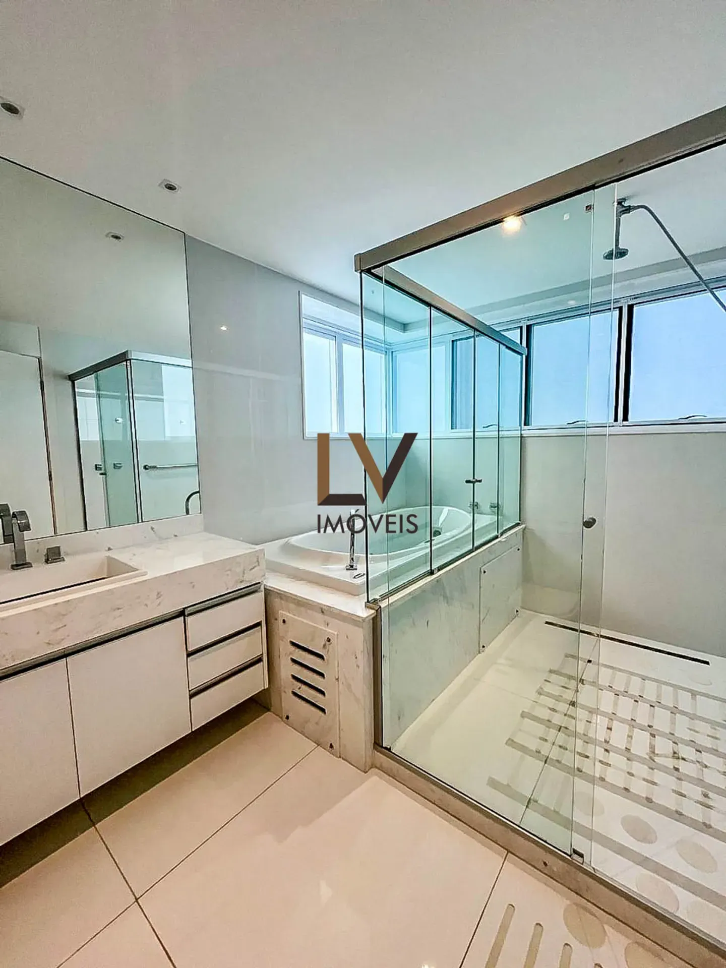 Apartamento mobiliado com 4 quartos e cozinha americana — photo 22