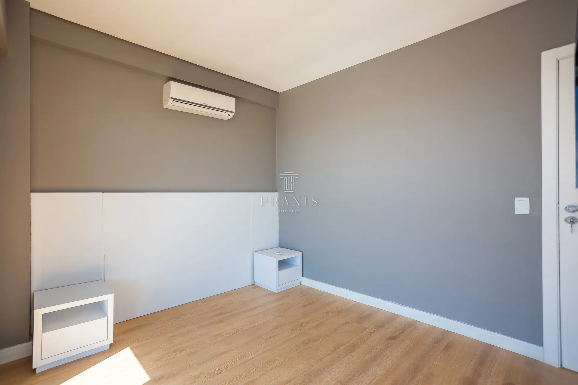 2-bedroom apartment with a home office — photo 40