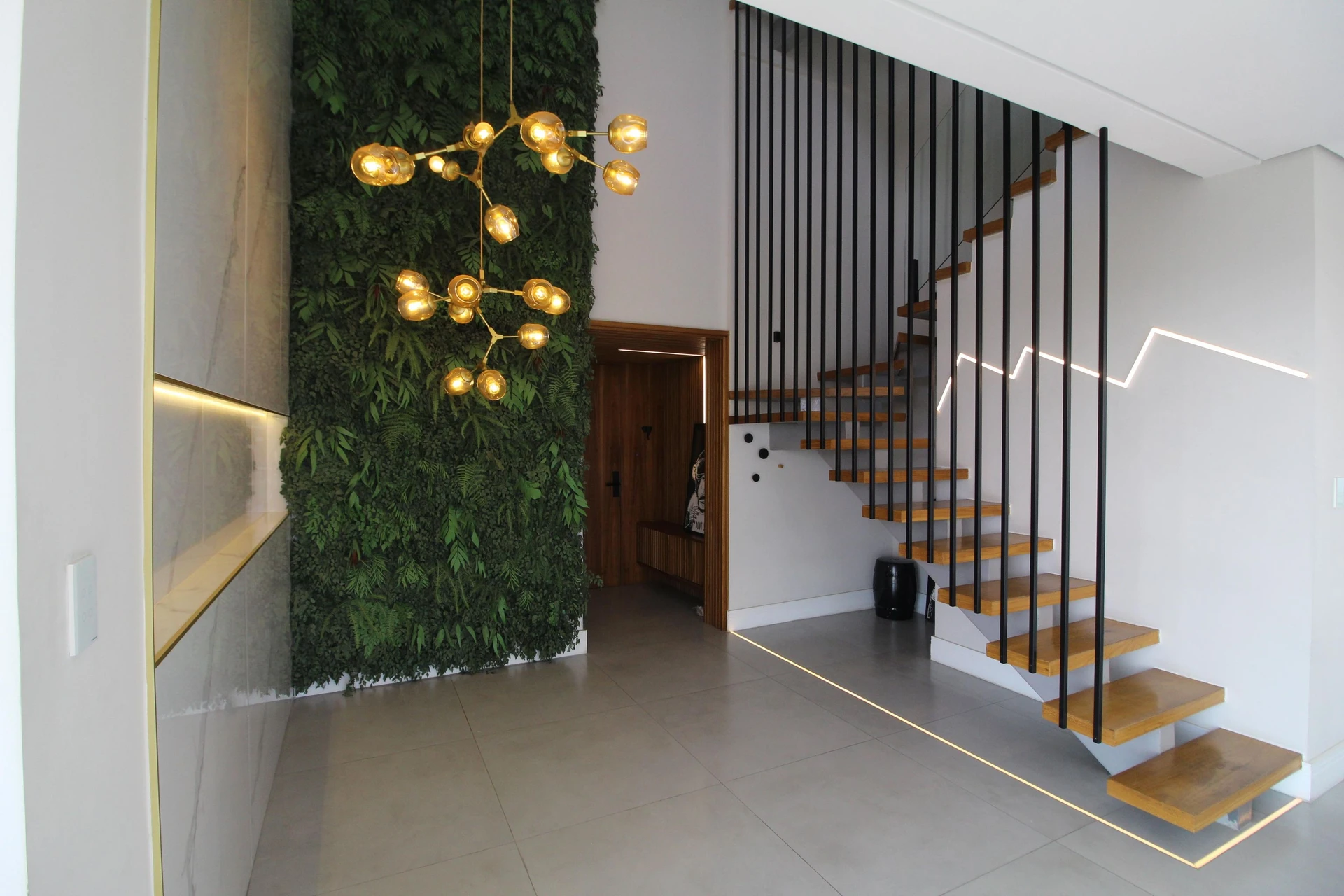 4-bedroom apartment in a building with a sauna — photo 28