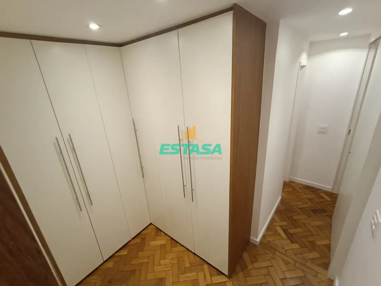 Furnished apartment with 3 bedrooms and 2 bathrooms — photo 9
