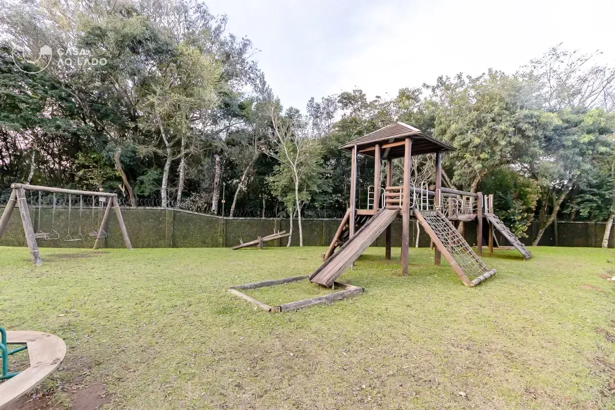 House with 629 m², 4 bedrooms and a balcony — photo 57