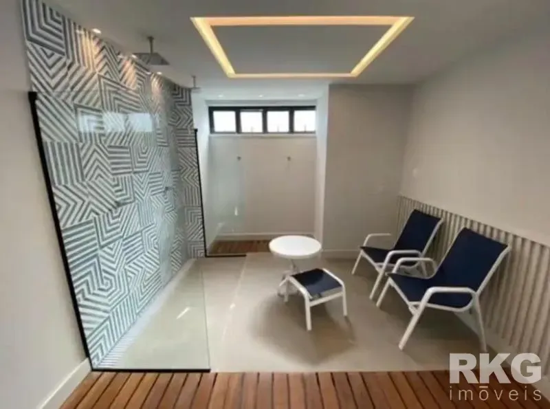Furnished 2-bedroom apartment with an open-plan kitchen — photo 15