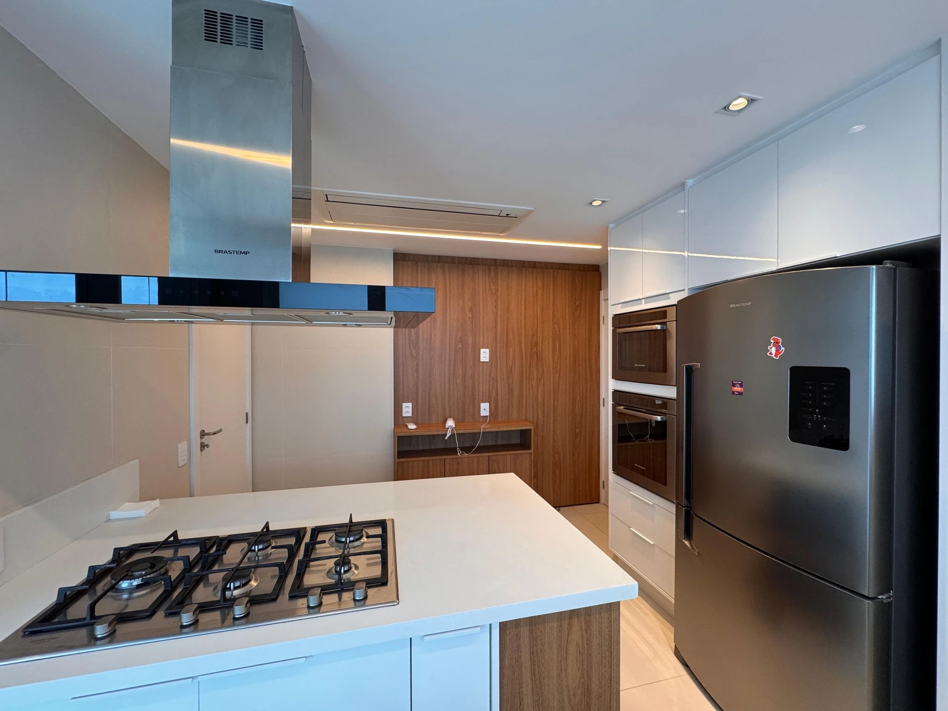 Apartamento mobiliado com 3 suítes e 4 vagas — photo 32