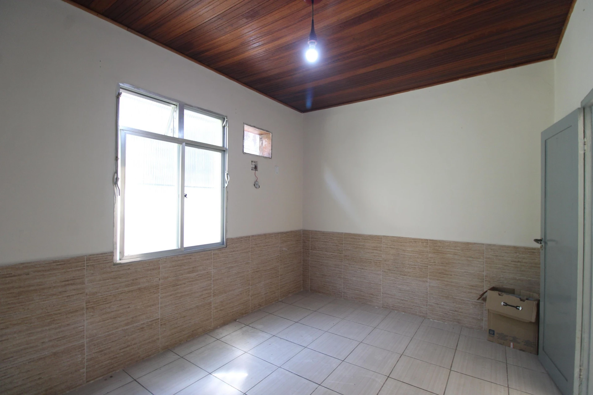 Unfurnished house with 3 bedrooms, 2 bathrooms and garden — photo 26